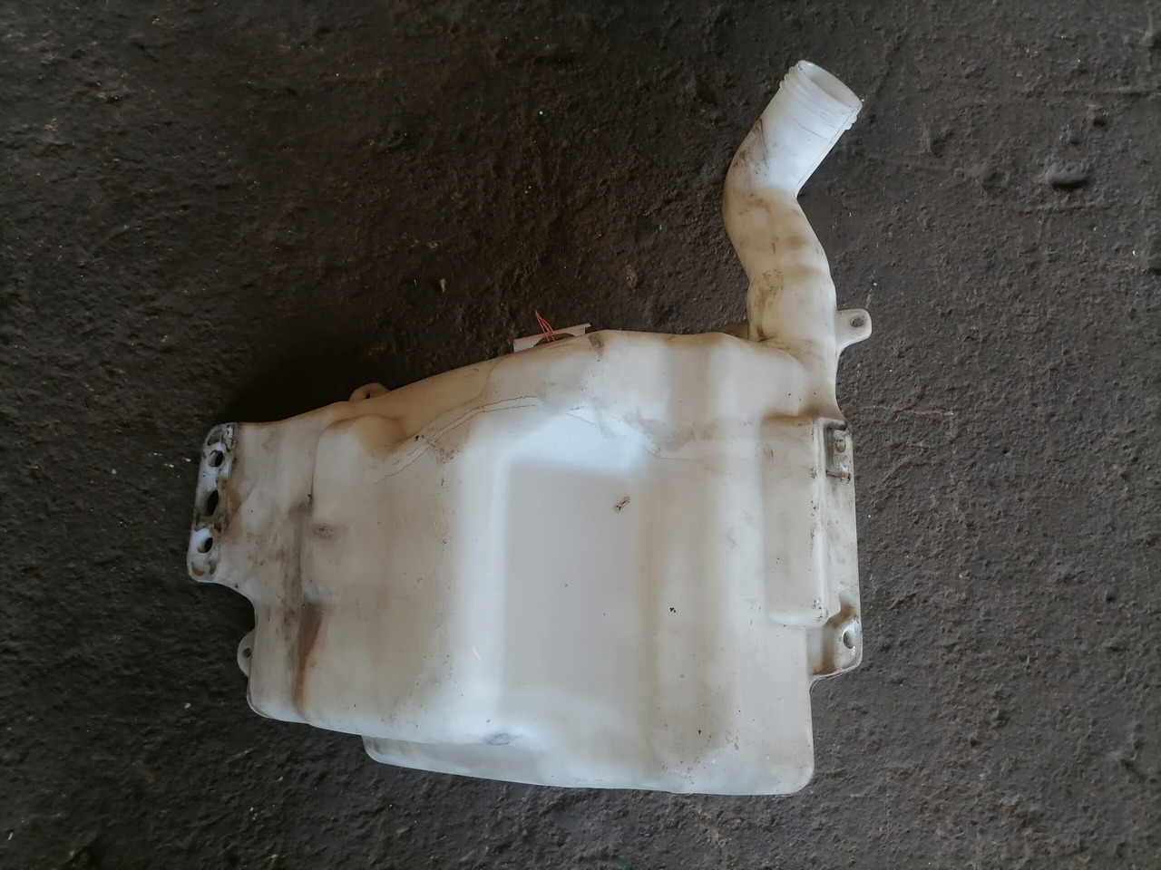 Scania Windscreen washer fluid tank 1854255 - Brisalec za Tovornjak: slika 4 Scania Windscreen washer fluid tank 1854255 - Brisalec za Tovornjak: slika 4