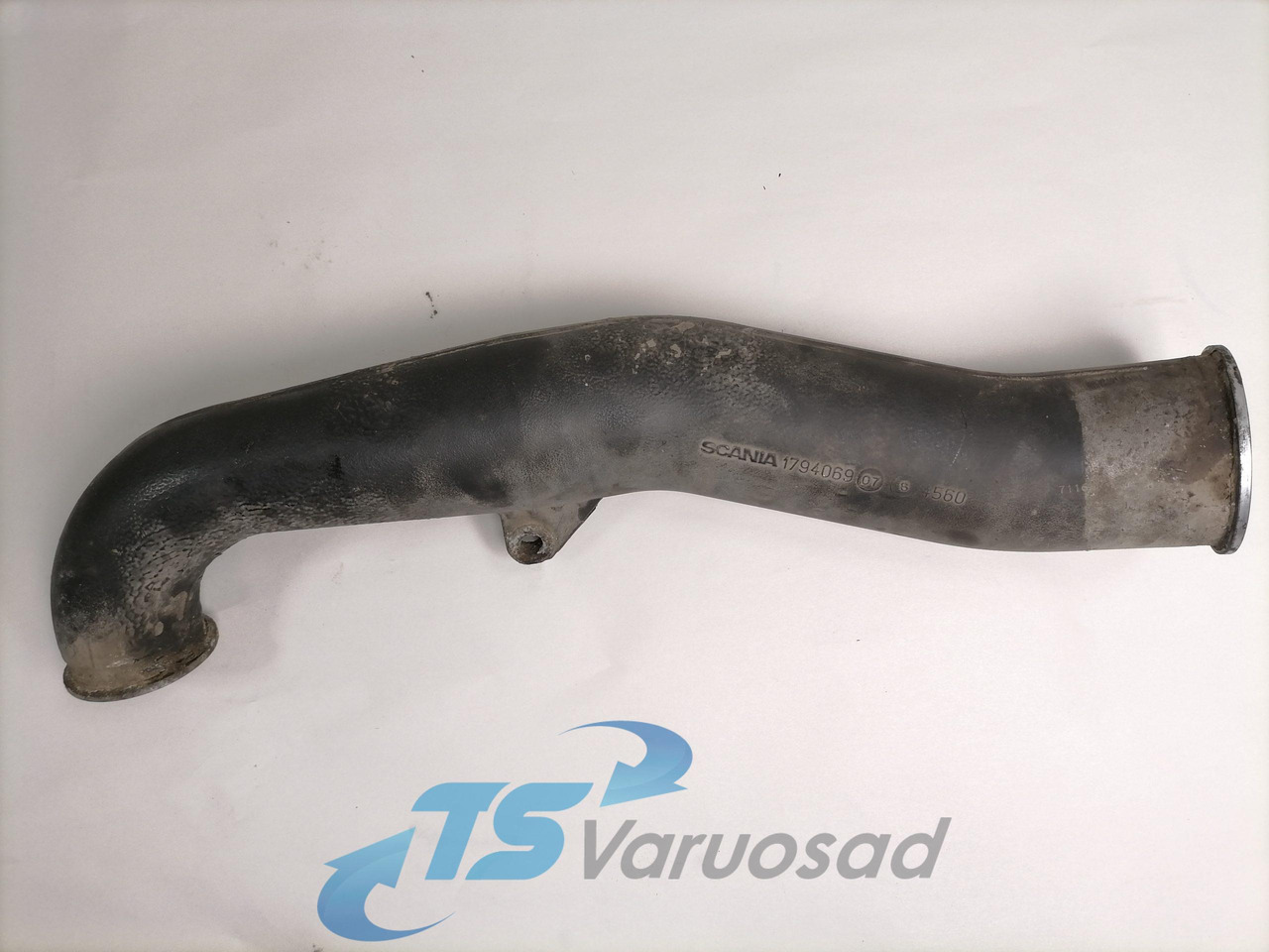 Scania intercooler pipe 1794069 - Vmesni hladilnik za Tovornjak: slika 1 Scania intercooler pipe 1794069 - Vmesni hladilnik za Tovornjak: slika 1