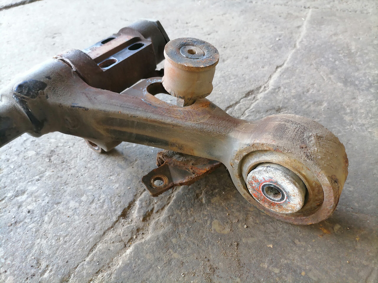 Volvo Anti-roll bar 3198853 - Vzmetenje kabine za Tovornjak: slika 4 Volvo Anti-roll bar 3198853 - Vzmetenje kabine za Tovornjak: slika 4