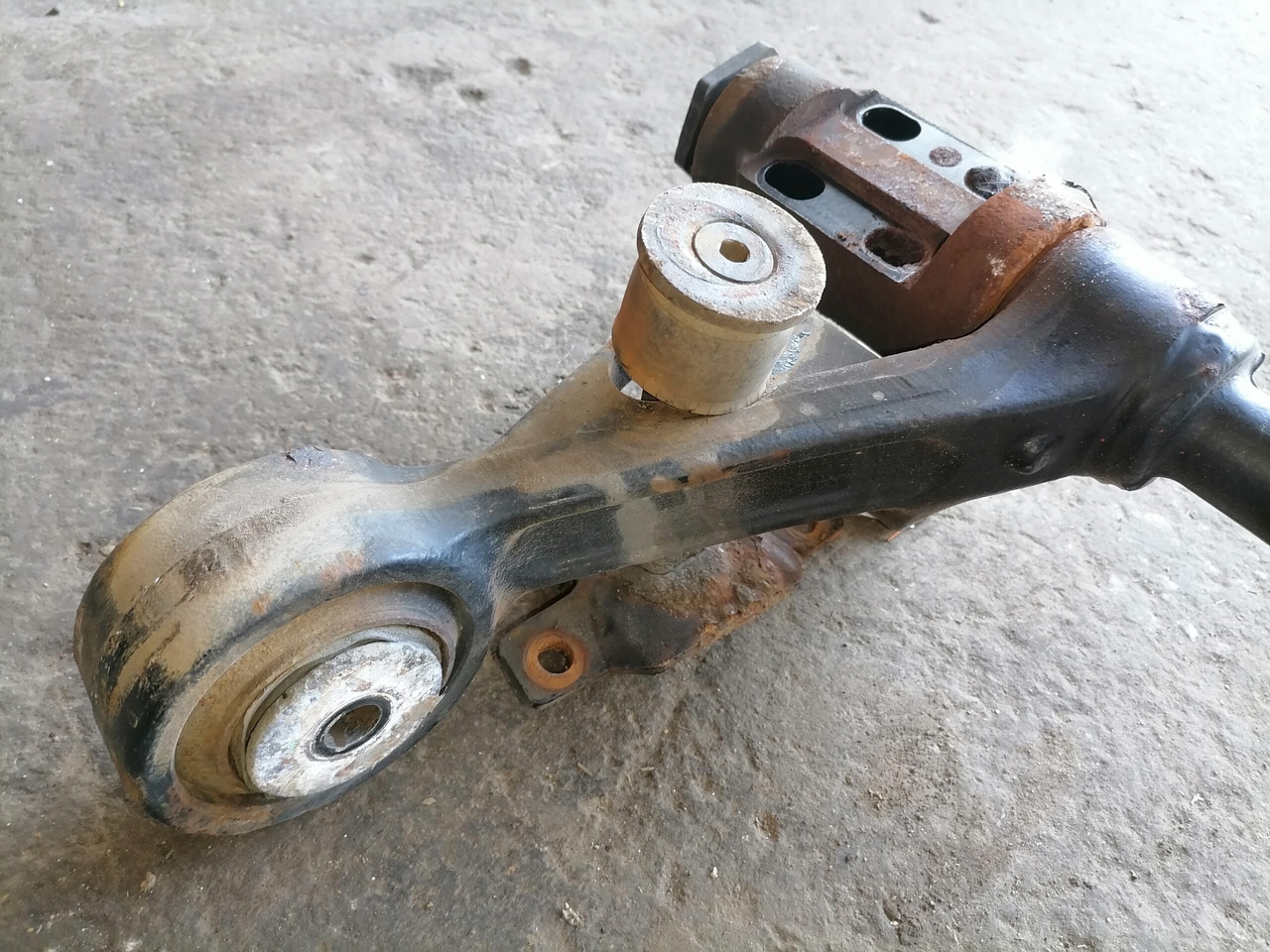 Volvo Anti-roll bar 3198853 - Vzmetenje kabine za Tovornjak: slika 3 Volvo Anti-roll bar 3198853 - Vzmetenje kabine za Tovornjak: slika 3