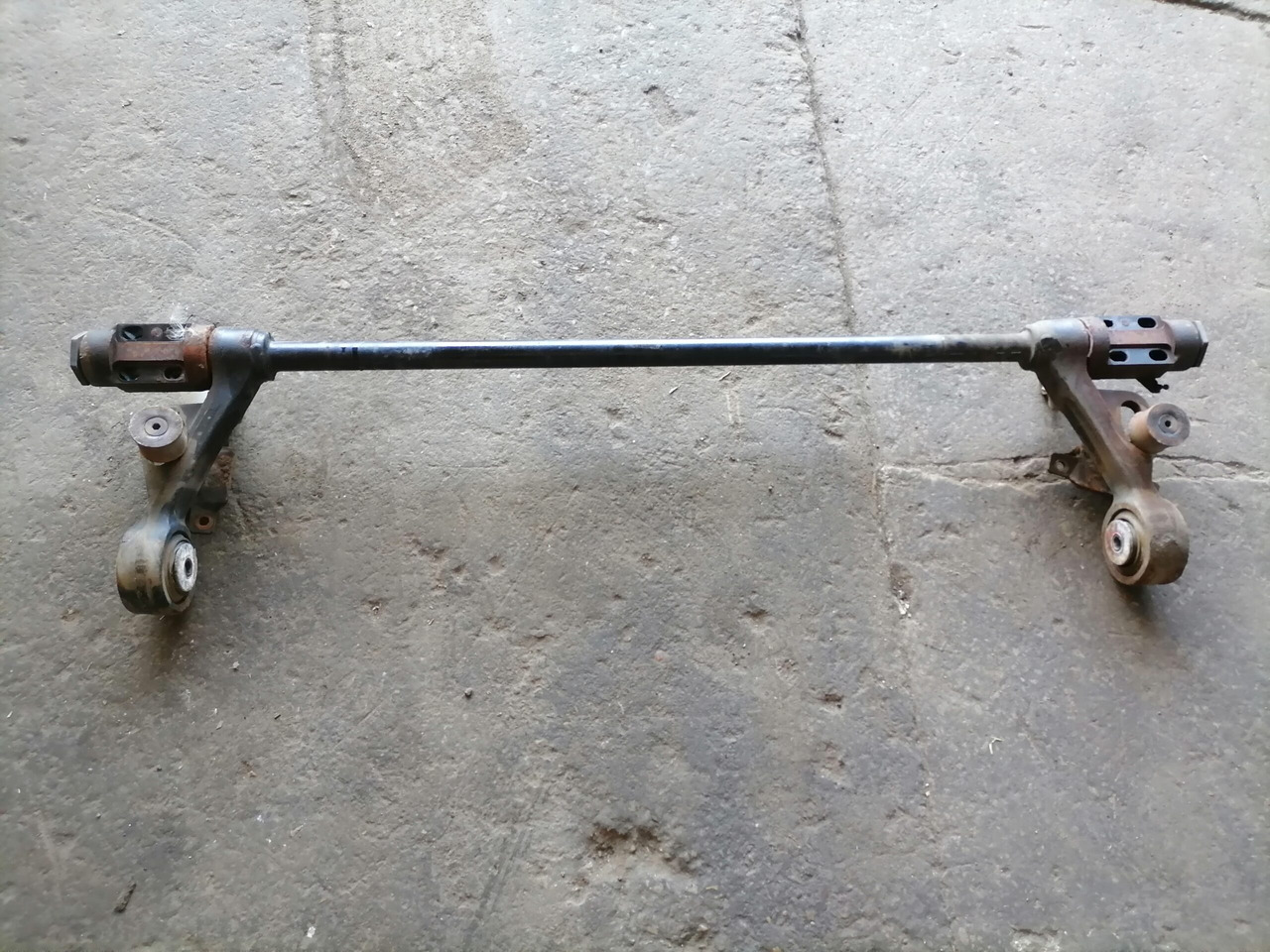 Volvo Anti-roll bar 3198853 - Vzmetenje kabine za Tovornjak: slika 2 Volvo Anti-roll bar 3198853 - Vzmetenje kabine za Tovornjak: slika 2