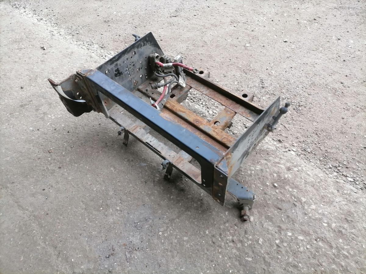 Volvo Battery box 21042654 - Akumulator za Tovornjak: slika 4 Volvo Battery box 21042654 - Akumulator za Tovornjak: slika 4