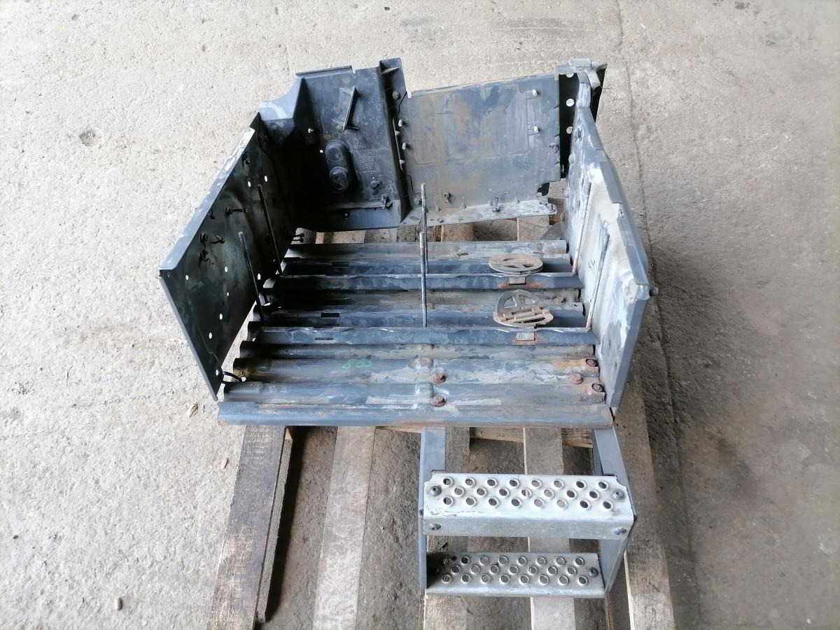 Volvo Battery box 22095787 - Akumulator za Tovornjak: slika 2 Volvo Battery box 22095787 - Akumulator za Tovornjak: slika 2