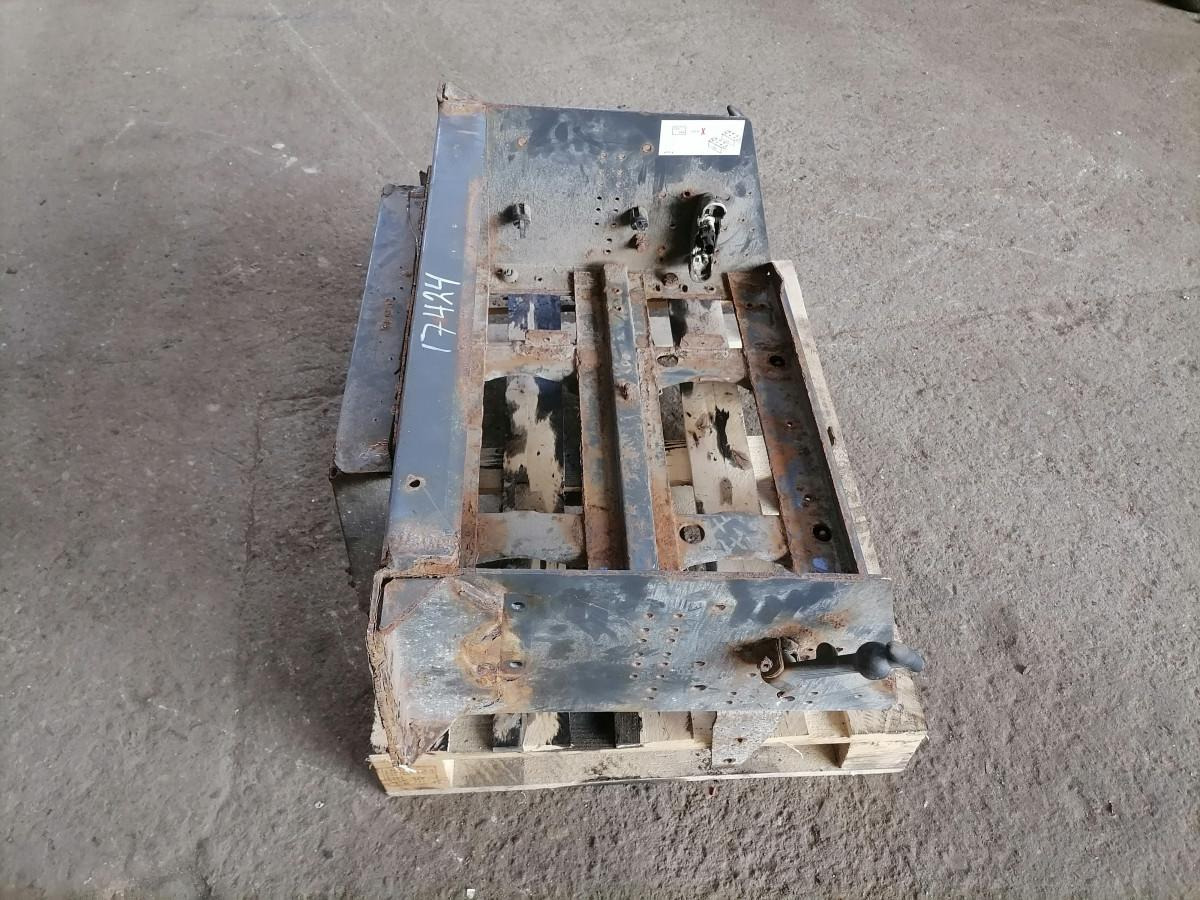 Volvo Battery box 82242298 - Akumulator za Tovornjak: slika 3 Volvo Battery box 82242298 - Akumulator za Tovornjak: slika 3