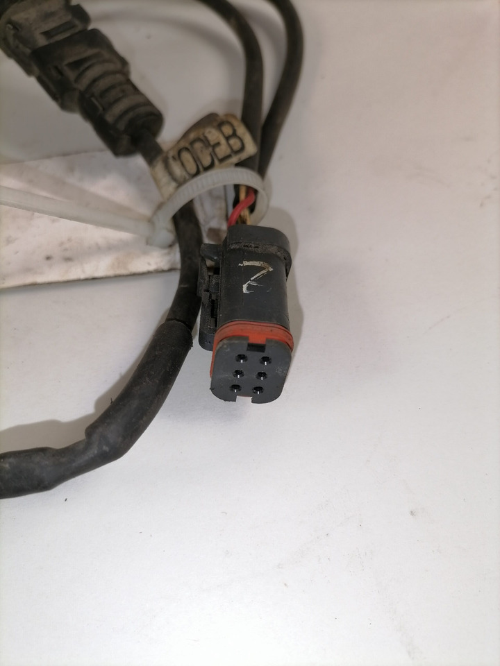 Volvo Cable, brake pad 20522825 - Zavorni deli za Tovornjak: slika 4 Volvo Cable, brake pad 20522825 - Zavorni deli za Tovornjak: slika 4