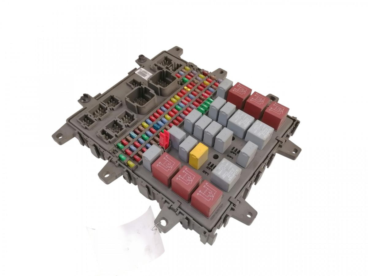Volvo Central electric unit 5010590677 - Varovalka za Tovornjak: slika 1 Volvo Central electric unit 5010590677 - Varovalka za Tovornjak: slika 1