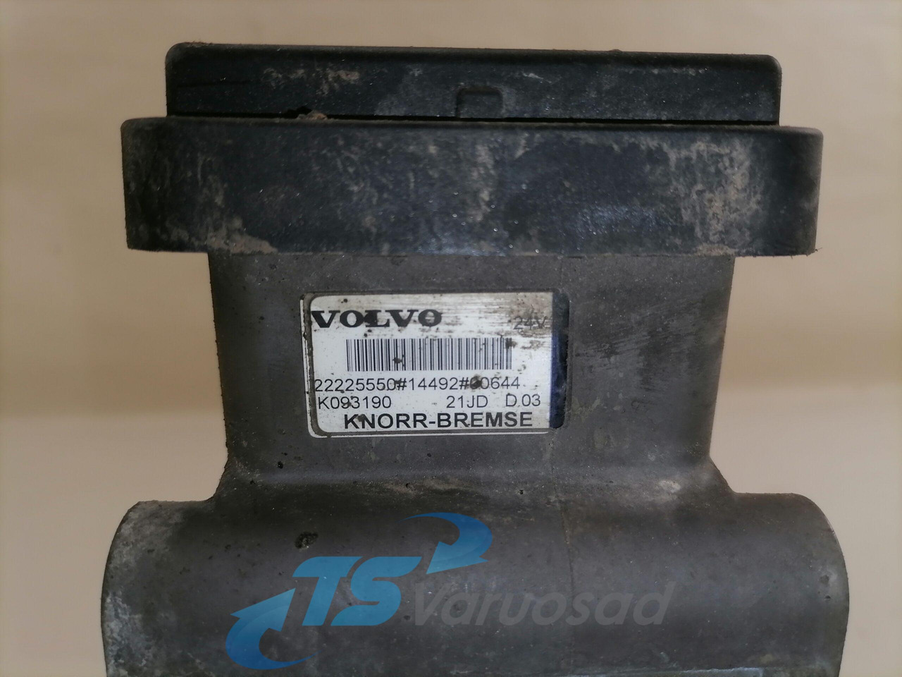Volvo EBS brake valve 22225550 - Zavorni ventil za Tovornjak: slika 3 Volvo EBS brake valve 22225550 - Zavorni ventil za Tovornjak: slika 3