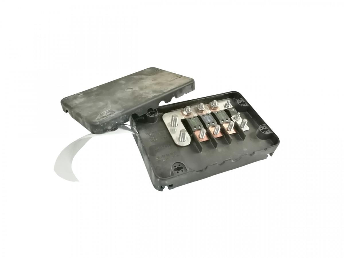 Volvo Fuse box 20512928 - Varovalka za Tovornjak: slika 1 Volvo Fuse box 20512928 - Varovalka za Tovornjak: slika 1