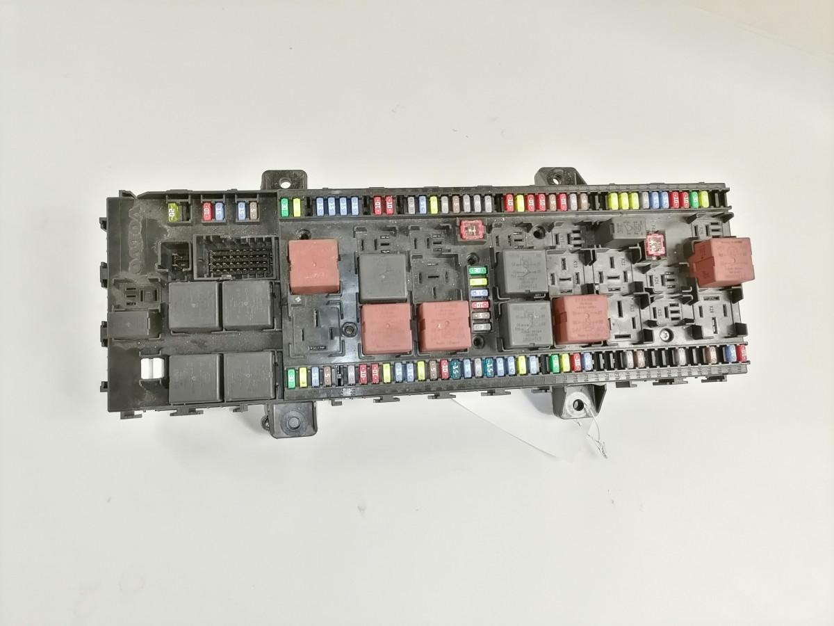 Volvo Fuse box 21939408 - Varovalka za Tovornjak: slika 2 Volvo Fuse box 21939408 - Varovalka za Tovornjak: slika 2