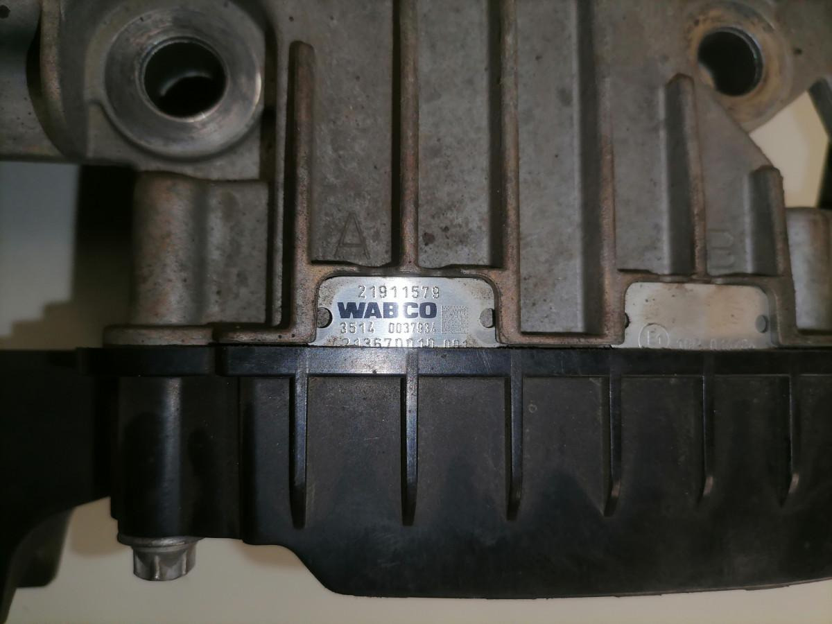 Volvo Käigukasti kaas 21911579 - Menjalnik in deli za Tovornjak: slika 4 Volvo Käigukasti kaas 21911579 - Menjalnik in deli za Tovornjak: slika 4