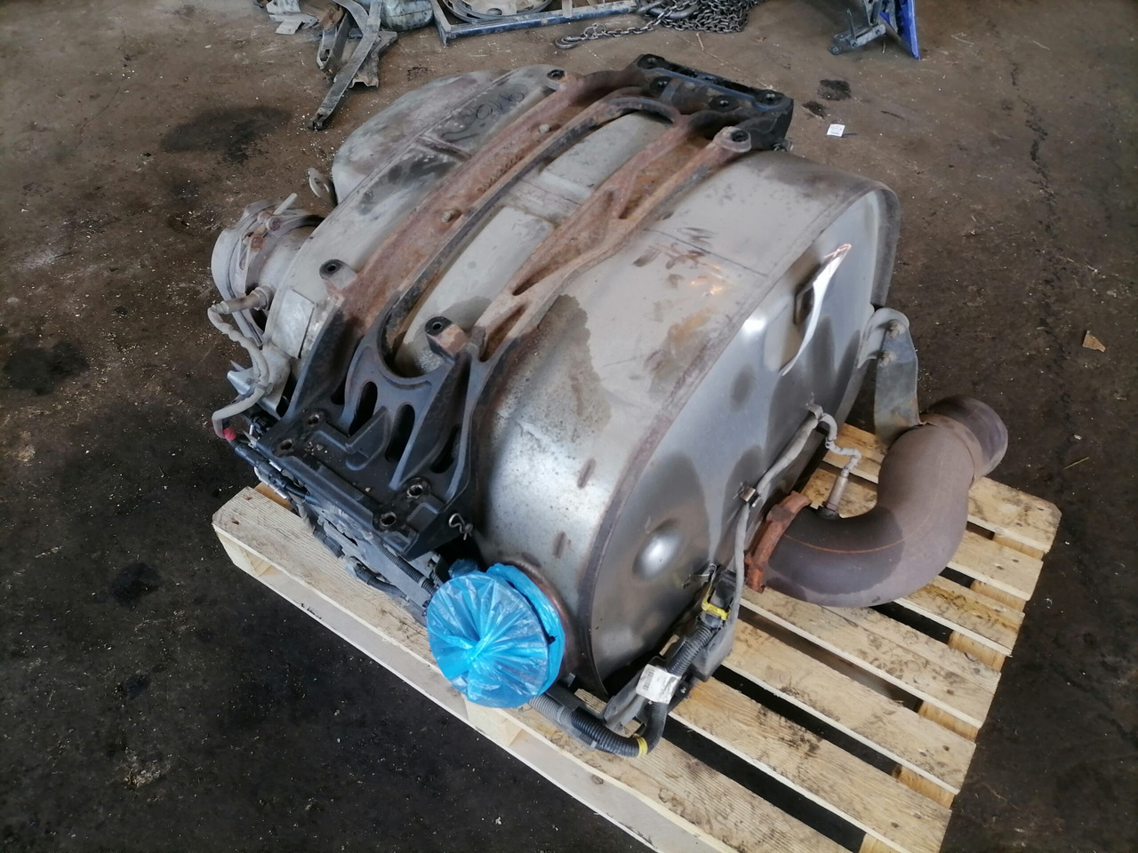 Volvo Muffler 21364816 - Dušilec za Tovornjak: slika 2 Volvo Muffler 21364816 - Dušilec za Tovornjak: slika 2