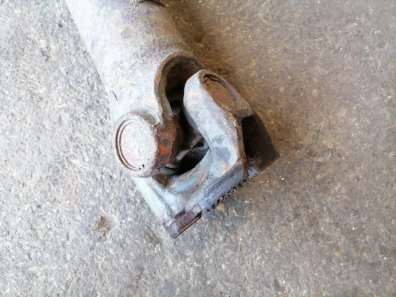 Volvo Propeller shaft 1068155 - Kardanska gred za Tovornjak: slika 3 Volvo Propeller shaft 1068155 - Kardanska gred za Tovornjak: slika 3