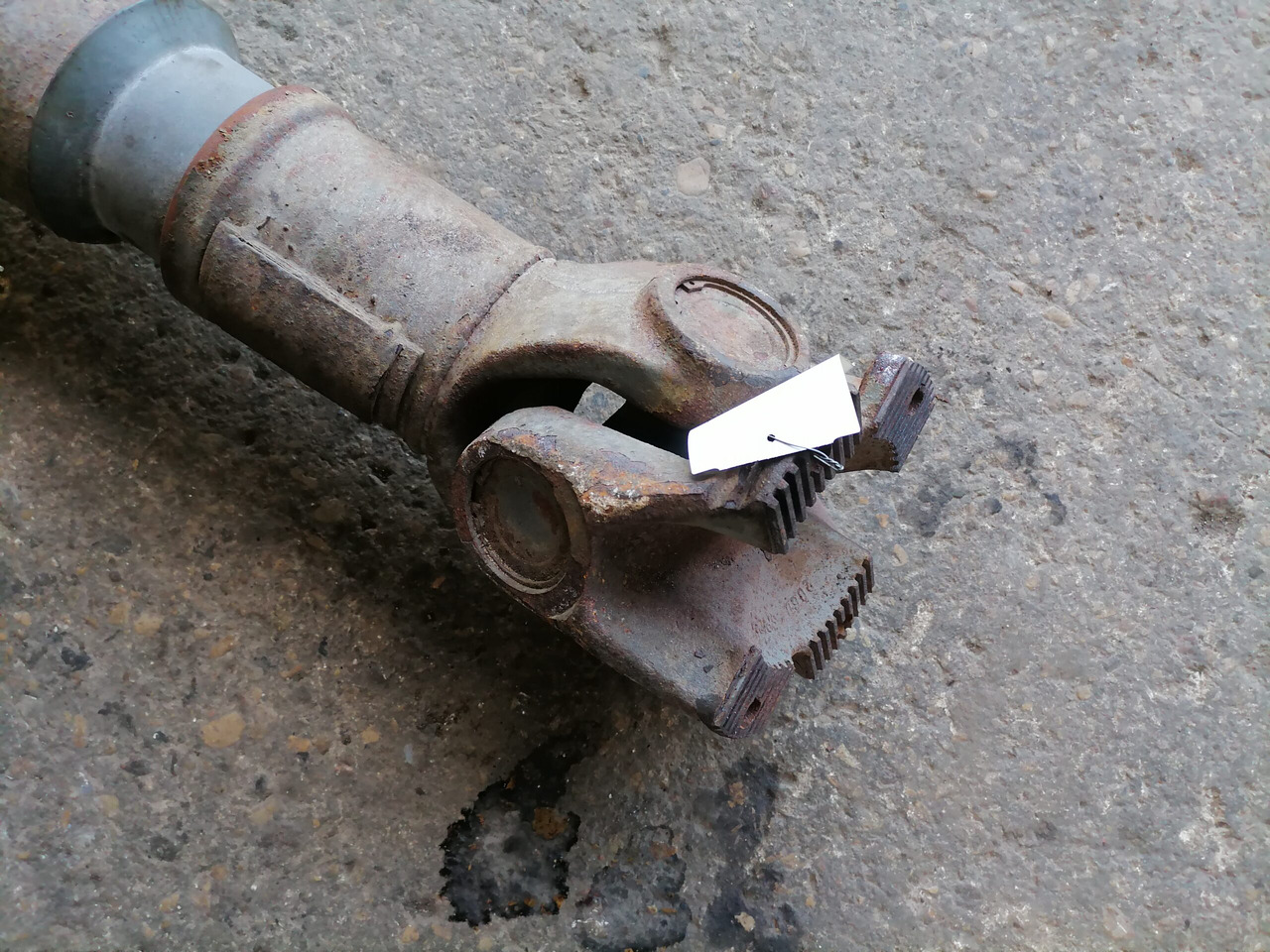 Volvo Propeller shaft 1068155 - Kardanska gred za Tovornjak: slika 4 Volvo Propeller shaft 1068155 - Kardanska gred za Tovornjak: slika 4