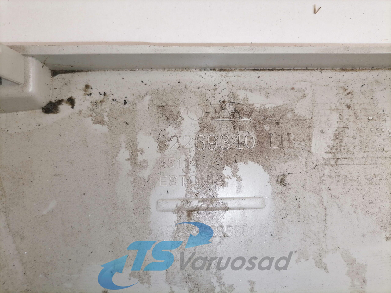 Volvo Salongi plastik 82269340 - Univerzalni rezervni del za Tovornjak: slika 3 Volvo Salongi plastik 82269340 - Univerzalni rezervni del za Tovornjak: slika 3