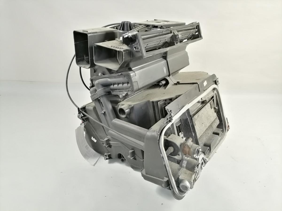 Volvo Salongi radiaatorite korpus, komplektne 7420894090 - Univerzalni rezervni del za Tovornjak: slika 4 Volvo Salongi radiaatorite korpus, komplektne 7420894090 - Univerzalni rezervni del za Tovornjak: slika 4