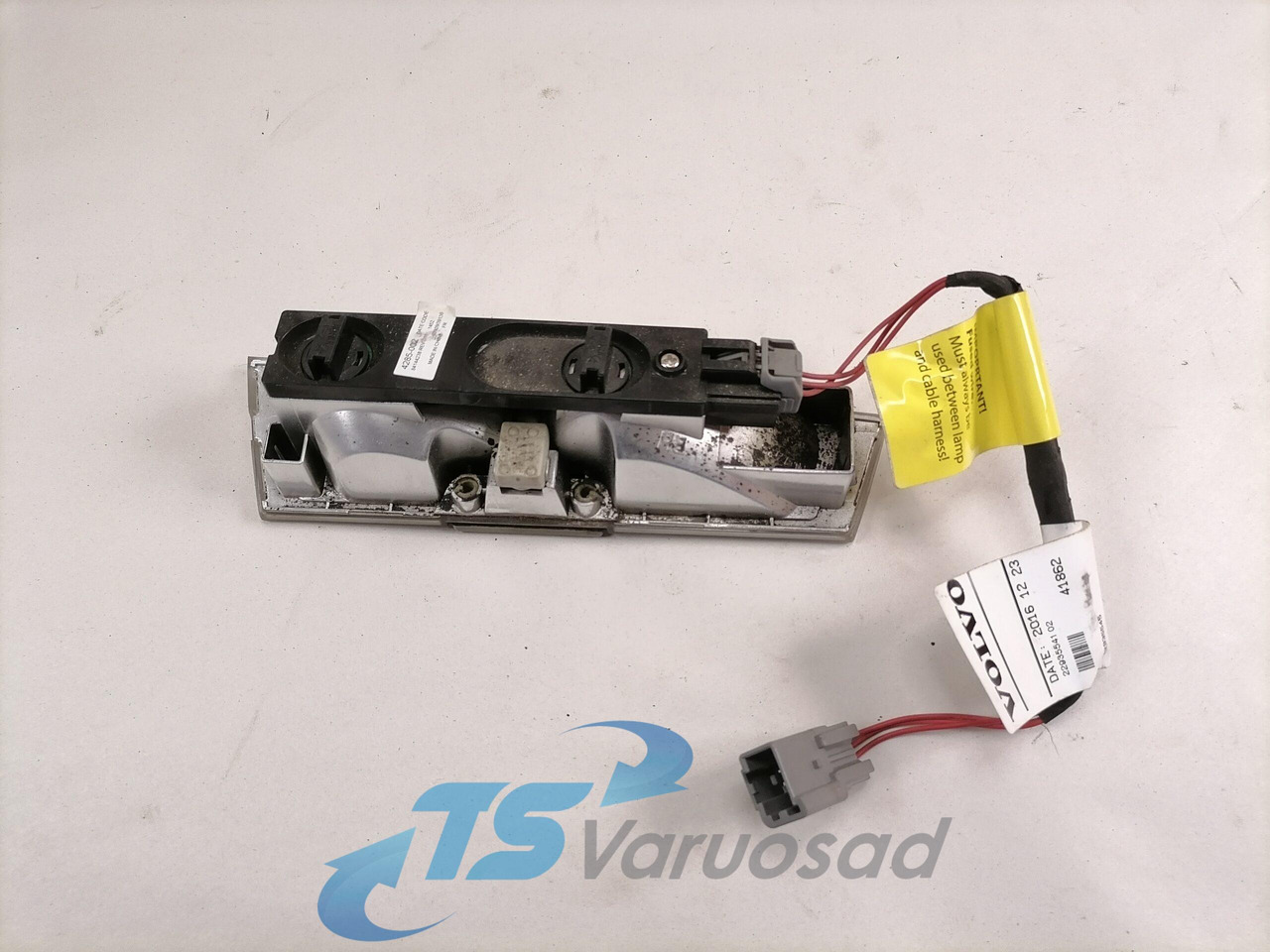 Volvo Salongi valgusti 84144238 - Univerzalni rezervni del za Tovornjak: slika 4 Volvo Salongi valgusti 84144238 - Univerzalni rezervni del za Tovornjak: slika 4