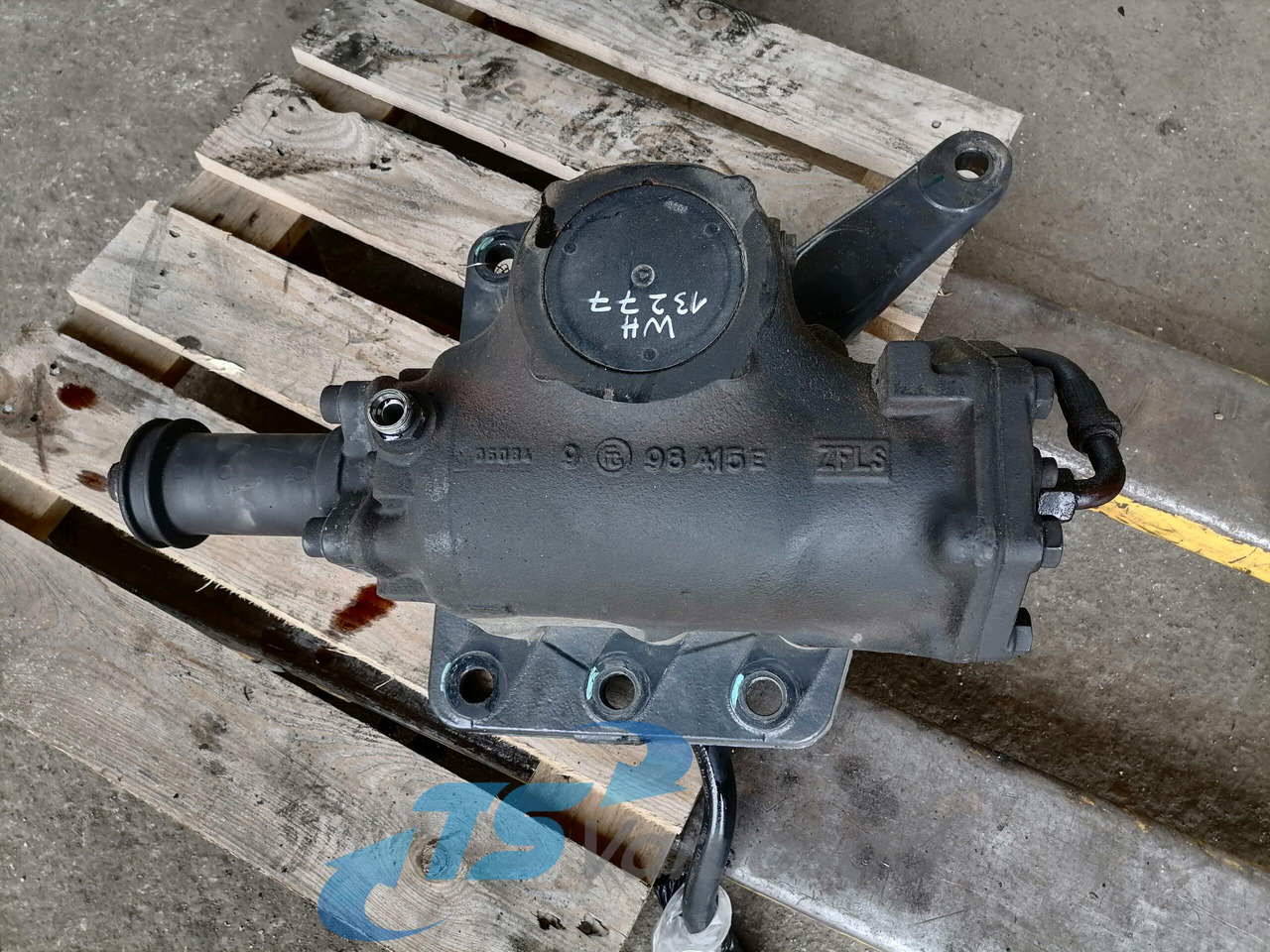 Volvo Steering box 21162023 - Volanska letev za Tovornjak: slika 2 Volvo Steering box 21162023 - Volanska letev za Tovornjak: slika 2