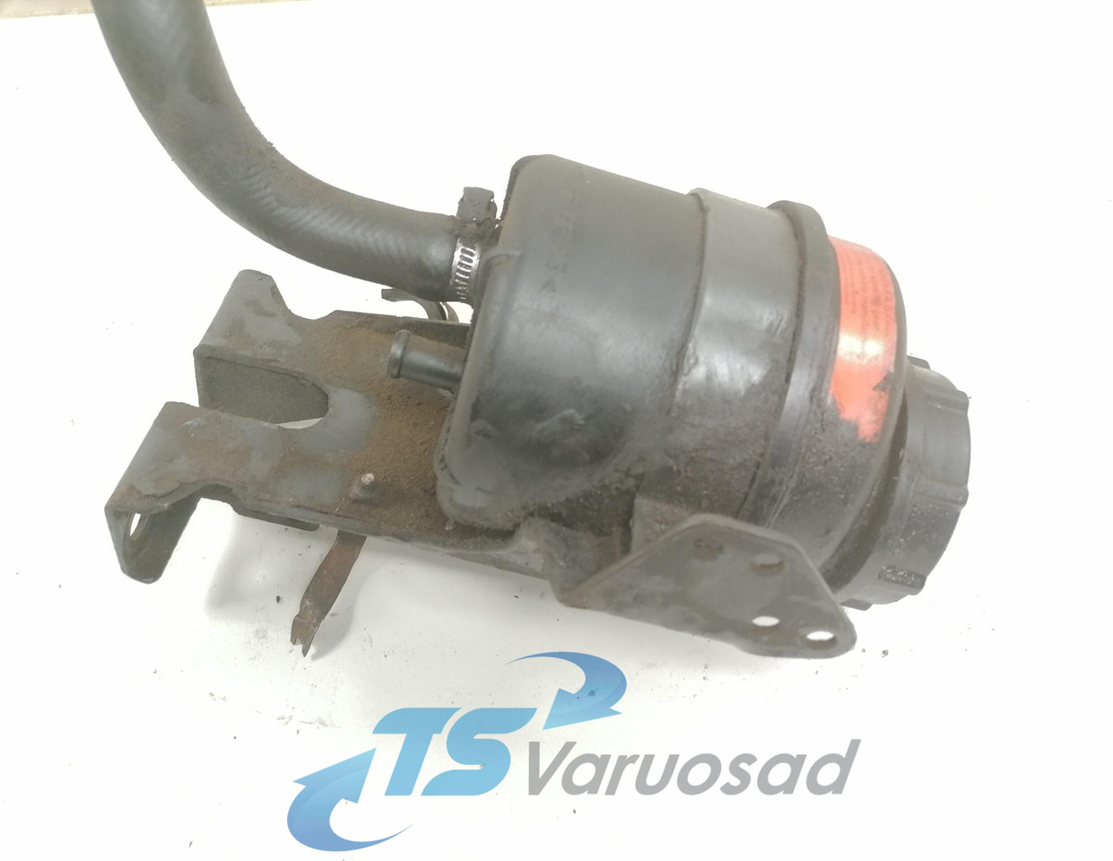 Volvo Steering oil tank+ bracket 20495075 - Cev za servo volan za Tovornjak: slika 1 Volvo Steering oil tank+ bracket 20495075 - Cev za servo volan za Tovornjak: slika 1