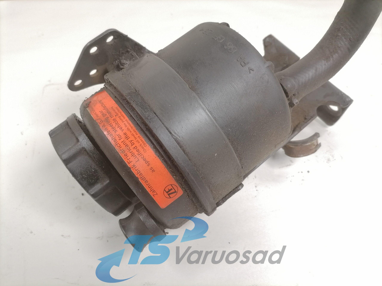 Volvo Steering oil tank+ bracket 20495075 - Cev za servo volan za Tovornjak: slika 4 Volvo Steering oil tank+ bracket 20495075 - Cev za servo volan za Tovornjak: slika 4