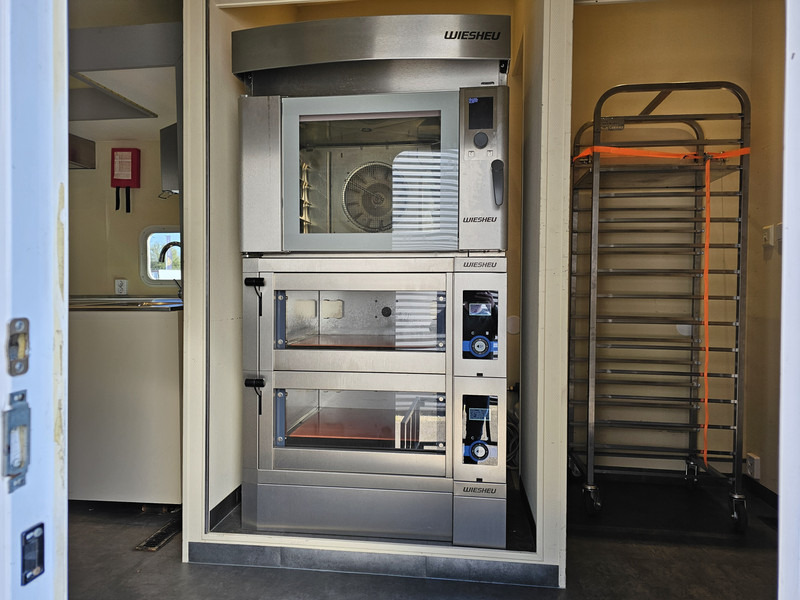 Avtodom Scania P 280 + trailer - 2 X SLIDE OUT / CAMPER / WOHNMOBIL: slika 8 Avtodom Scania P 280 + trailer - 2 X SLIDE OUT / CAMPER / WOHNMOBIL: slika 8