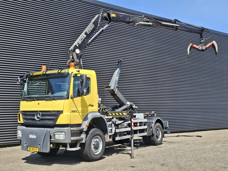 Mercedes-Benz AXOR 1823 4X4 / FASSI CRANE + HOOKLIFT / SPRING SUSPENSION - Kotalni prekucni tovornjak, Tovornjak z dvigalom: slika 1 Mercedes-Benz AXOR 1823 4X4 / FASSI CRANE + HOOKLIFT / SPRING SUSPENSION - Kotalni prekucni tovornjak, Tovornjak z dvigalom: slika 1
