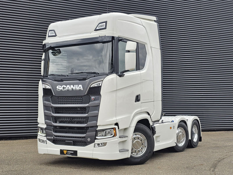 Scania S660 V8 6x2/4 / 2 x PTO / PARKING COOLER / FULL AIR - Vlačilec: slika 1 Scania S660 V8 6x2/4 / 2 x PTO / PARKING COOLER / FULL AIR - Vlačilec: slika 1