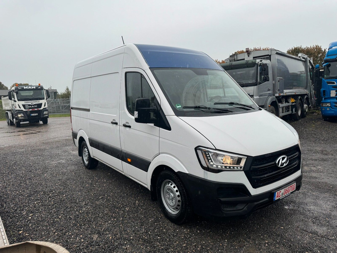 Interior photo 3:  Hyundai H350 Kasten Kasten L3H2 Profi Kurz / Hoch lizing Hyundai H350 Kasten Kasten L3H2 Profi Kurz / Hoch