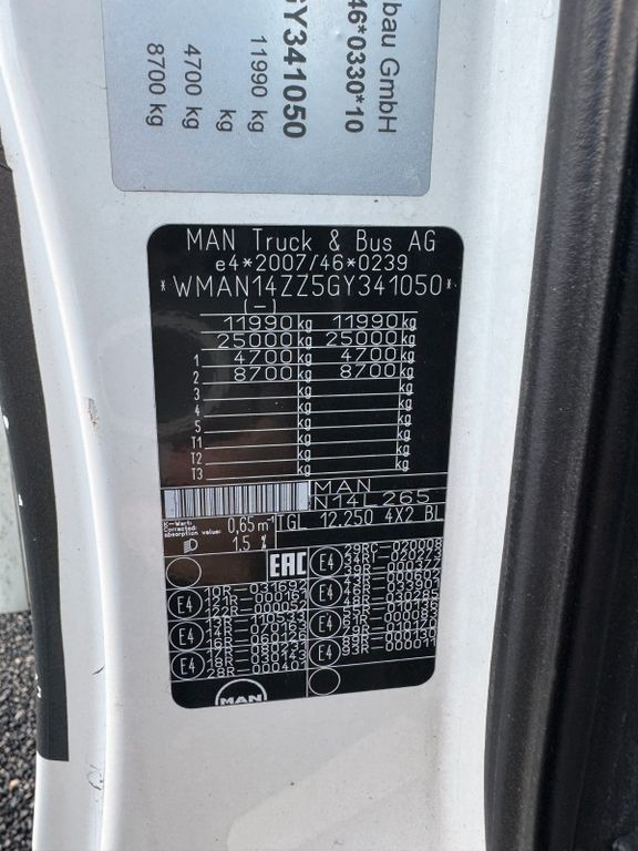 MAN 12.250 4X2 Koffer LBW Klima Diff.Sperre AHK MAN 12.250 4X2 Koffer LBW Klima Diff.Sperre AHK - Tovornjak zabojnik: slika 3 MAN 12.250 4X2 Koffer LBW Klima Diff.Sperre AHK MAN 12.250 4X2 Koffer LBW Klima Diff.Sperre AHK - Tovornjak zabojnik: slika 3