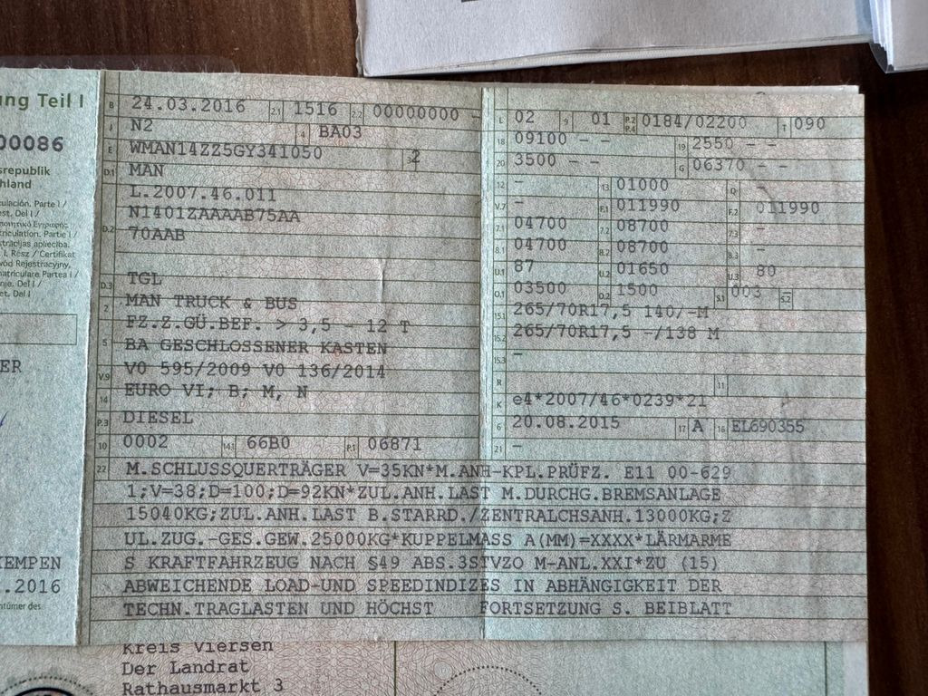 MAN 12.250 4X2 Koffer LBW Klima Diff.Sperre AHK MAN 12.250 4X2 Koffer LBW Klima Diff.Sperre AHK - Tovornjak zabojnik: slika 2 MAN 12.250 4X2 Koffer LBW Klima Diff.Sperre AHK MAN 12.250 4X2 Koffer LBW Klima Diff.Sperre AHK - Tovornjak zabojnik: slika 2