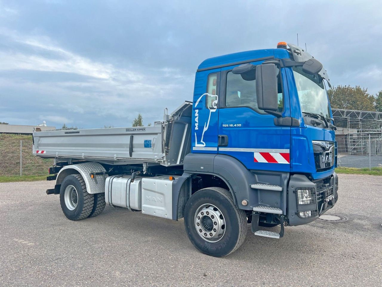MAN 18.430 4X2 Meiller 3. Seitenkipper Top Zustand - Tovornjak prekucnik: slika 1 MAN 18.430 4X2 Meiller 3. Seitenkipper Top Zustand - Tovornjak prekucnik: slika 1