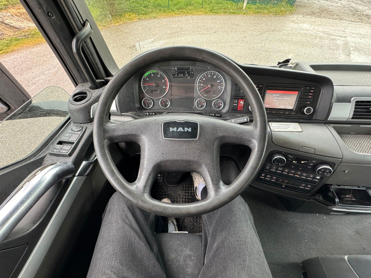 Tovornjak z dvigalom MAN 26.360 TGS Pafinger PK12002 Glaskipper 2 Trennw.: slika 13