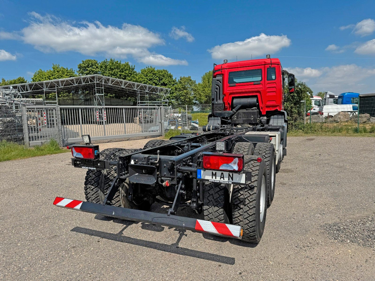 Tovornjak prekucnik MAN 35.470 8X4 Kipperfahrgestell Reifen 12 X NEU Top: slika 18