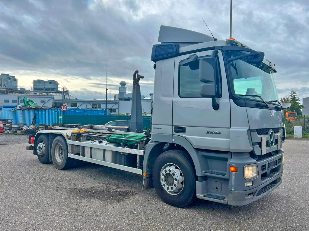 Mercedes-Benz 2544 6X2 VDL Abroller Klima & Retarder - Kotalni prekucni tovornjak: slika 1 Mercedes-Benz 2544 6X2 VDL Abroller Klima & Retarder - Kotalni prekucni tovornjak: slika 1