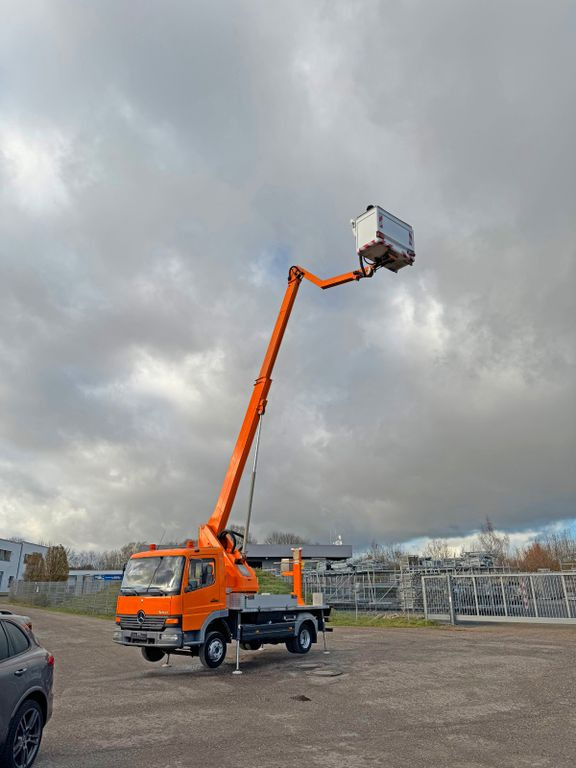 Mercedes-Benz 815 4x2 Hubarbeitsbühne Wumag 170 high 17 m Mercedes-Benz 815 4x2 Hubarbeitsbühne Wumag 170 high 17 m - Dvižna ploščad montirana na tovornjak, Dostavno vozilo: slika 1 Mercedes-Benz 815 4x2 Hubarbeitsbühne Wumag 170 high 17 m Mercedes-Benz 815 4x2 Hubarbeitsbühne Wumag 170 high 17 m - Dvižna ploščad montirana na tovornjak, Dostavno vozilo: slika 1