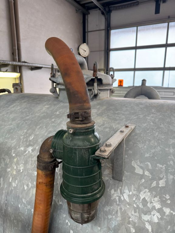 Mercedes-Benz 818 4X2 ROM Toilettenwagen Mercedes-Benz 818 4X2 ROM Toilettenwagen 6 Plätze - Vakuumski tovornjak: slika 5 Mercedes-Benz 818 4X2 ROM Toilettenwagen Mercedes-Benz 818 4X2 ROM Toilettenwagen 6 Plätze - Vakuumski tovornjak: slika 5