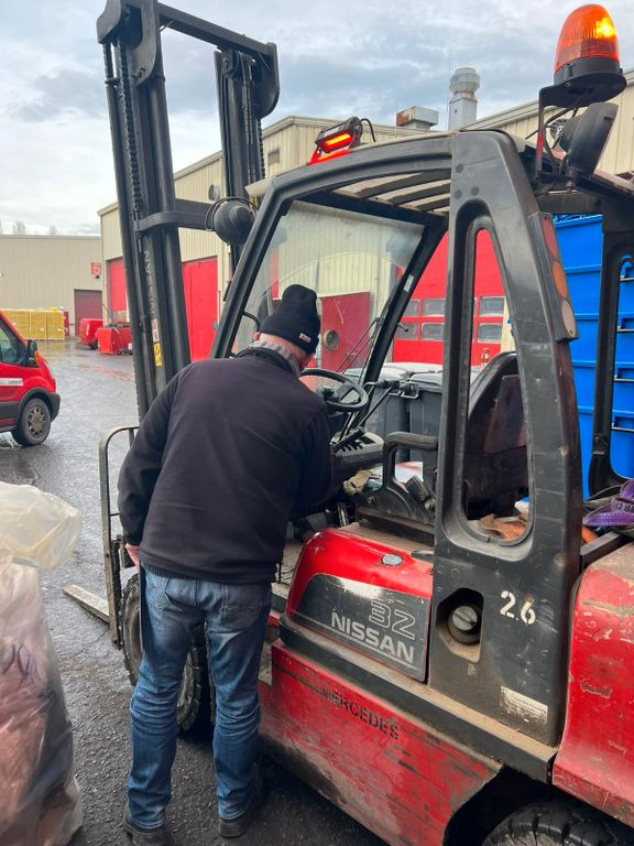 Nissan 32 Diesel 13100 Stunden - Viličar: slika 4 Nissan 32 Diesel 13100 Stunden - Viličar: slika 4