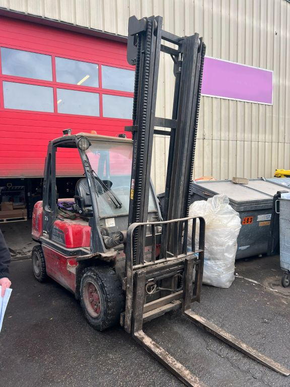 Nissan 32 Diesel 13100 Stunden - Viličar: slika 1 Nissan 32 Diesel 13100 Stunden - Viličar: slika 1