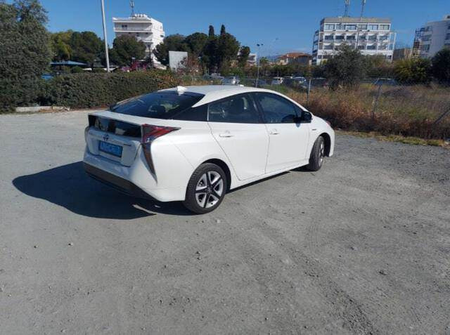 Toyota Prius Hybrid - Avtomobil: slika 3 Toyota Prius Hybrid - Avtomobil: slika 3