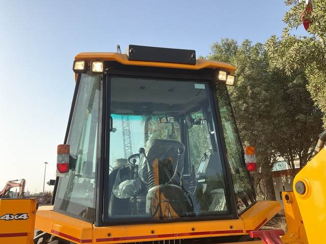 Bager nakladalec JCB 3DX: slika 14