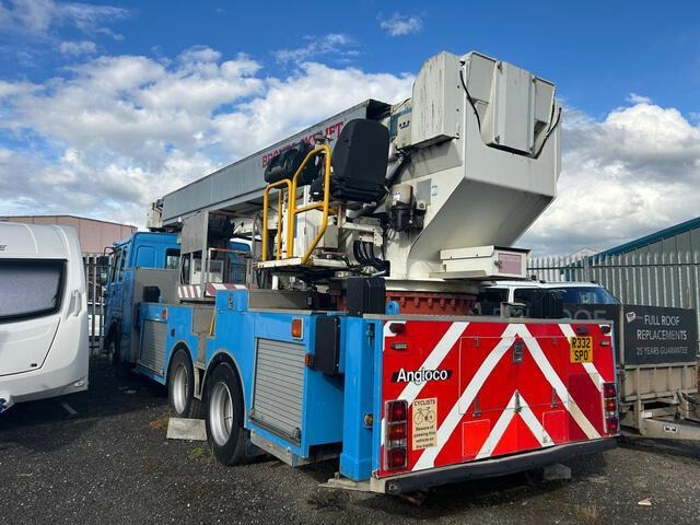 Volvo FL10 - Tovornjak z dvigalom: slika 3 Volvo FL10 - Tovornjak z dvigalom: slika 3