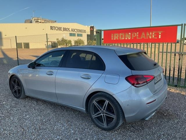 Mercedes-Benz A180d - Avtomobil: slika 2 Mercedes-Benz A180d - Avtomobil: slika 2