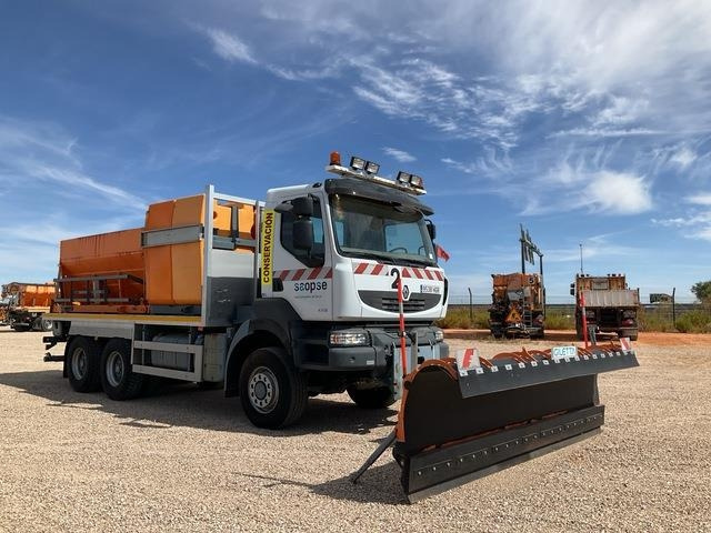 Renault Kerax 430DXI - Vozilo za zimsko službo: slika 4 Renault Kerax 430DXI - Vozilo za zimsko službo: slika 4