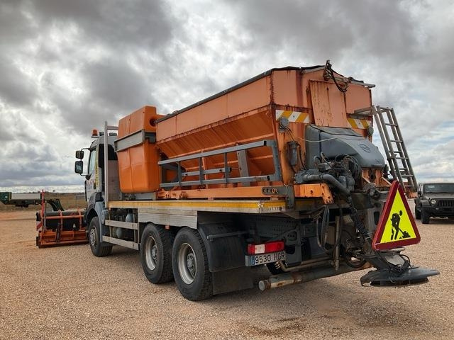Renault Kerax - Vozilo za zimsko službo: slika 2 Renault Kerax - Vozilo za zimsko službo: slika 2