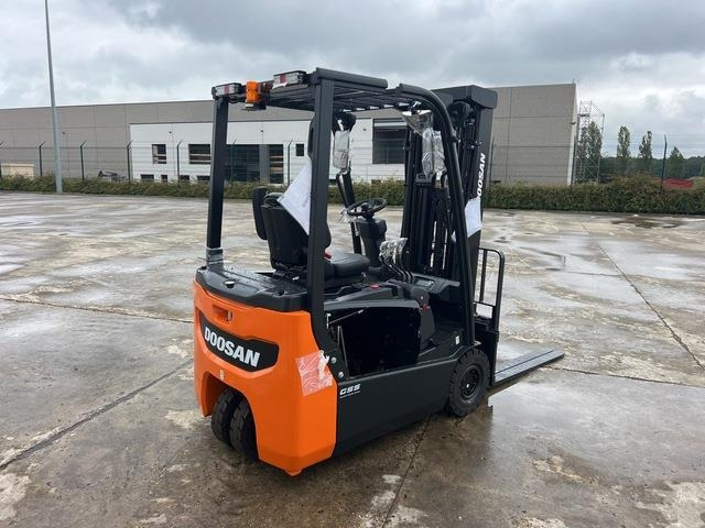 Doosan B15T-7 PLUS - Električni viličar: slika 3 Doosan B15T-7 PLUS - Električni viličar: slika 3