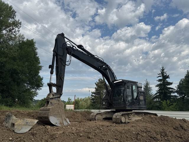Hitachi ZX225USLC-6 - Bager goseničar: slika 1 Hitachi ZX225USLC-6 - Bager goseničar: slika 1