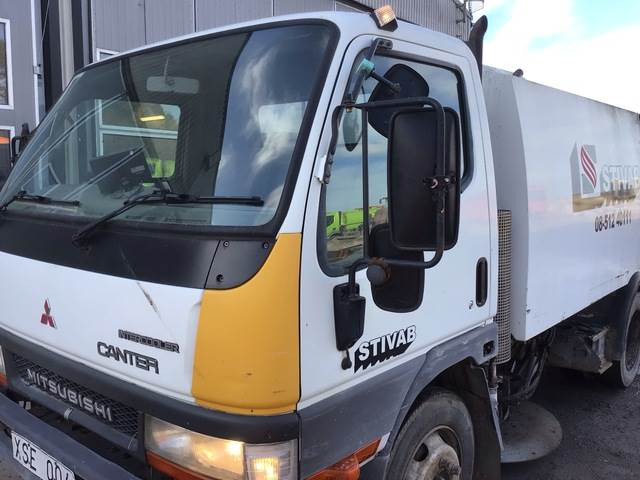 Vozilo za pometanje Mitsubishi Canter: slika 9