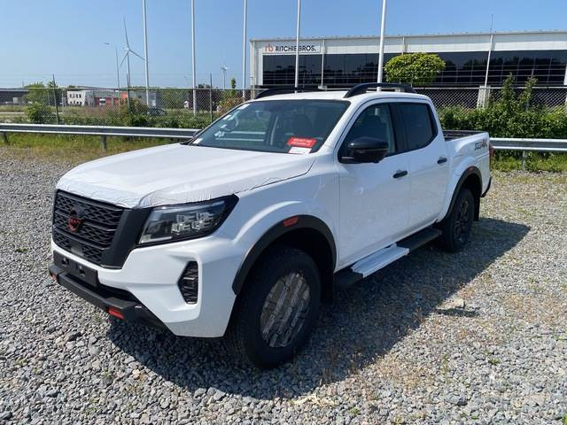 Nissan Navara - Dostavno vozilo: slika 1 Nissan Navara - Dostavno vozilo: slika 1