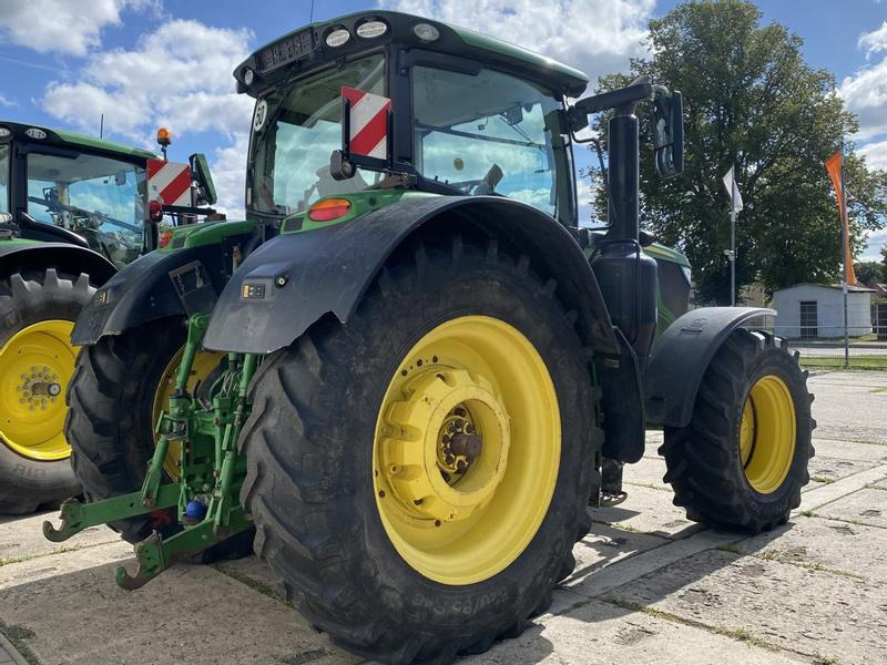 Traktor John Deere 6215R AutoPowr: slika 6