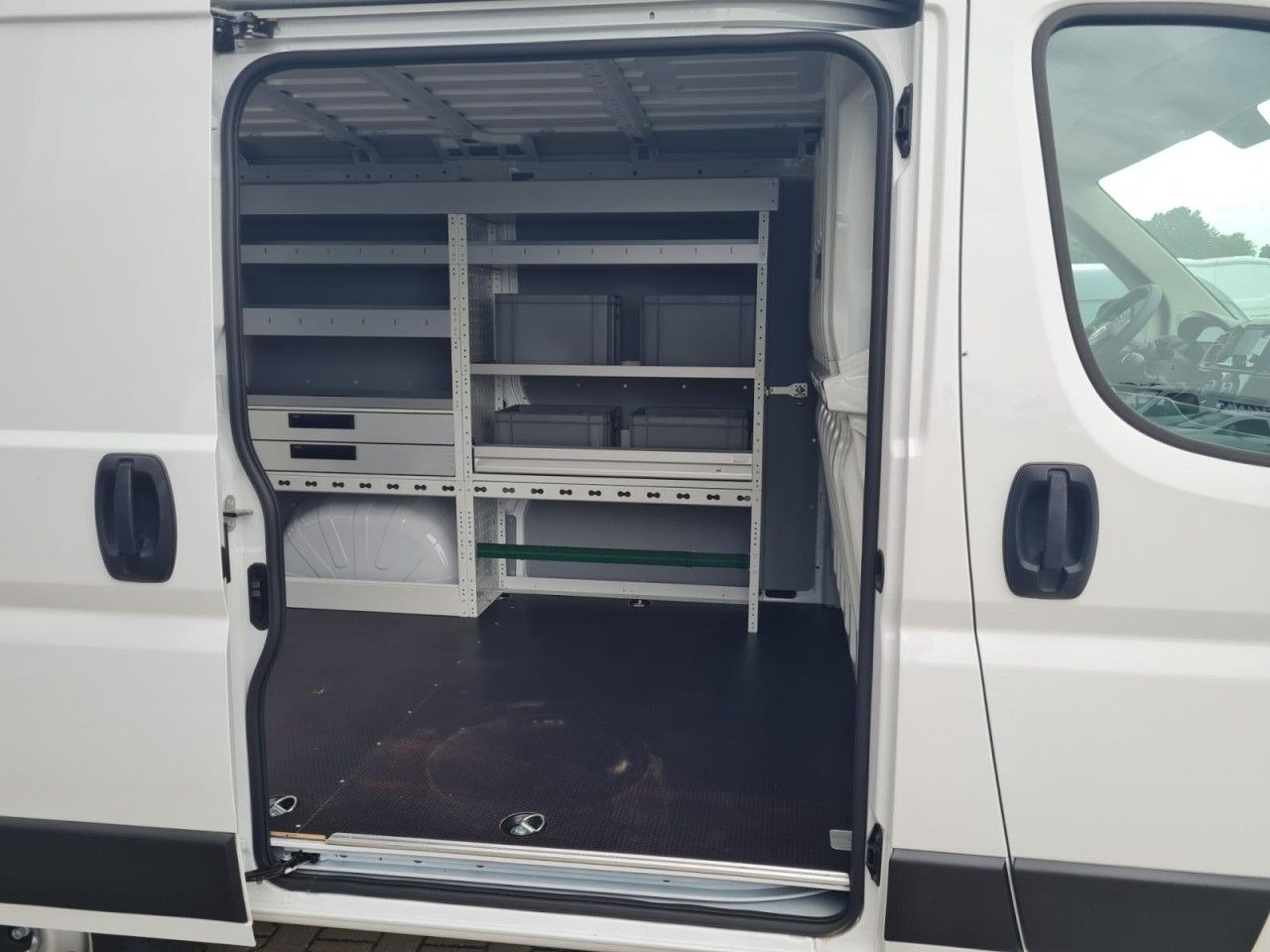 Fiat Ducato 30 Kasten L1H1 KLIMA PDC Werkstatteinrich - Mali kombi: slika 5 Fiat Ducato 30 Kasten L1H1 KLIMA PDC Werkstatteinrich - Mali kombi: slika 5