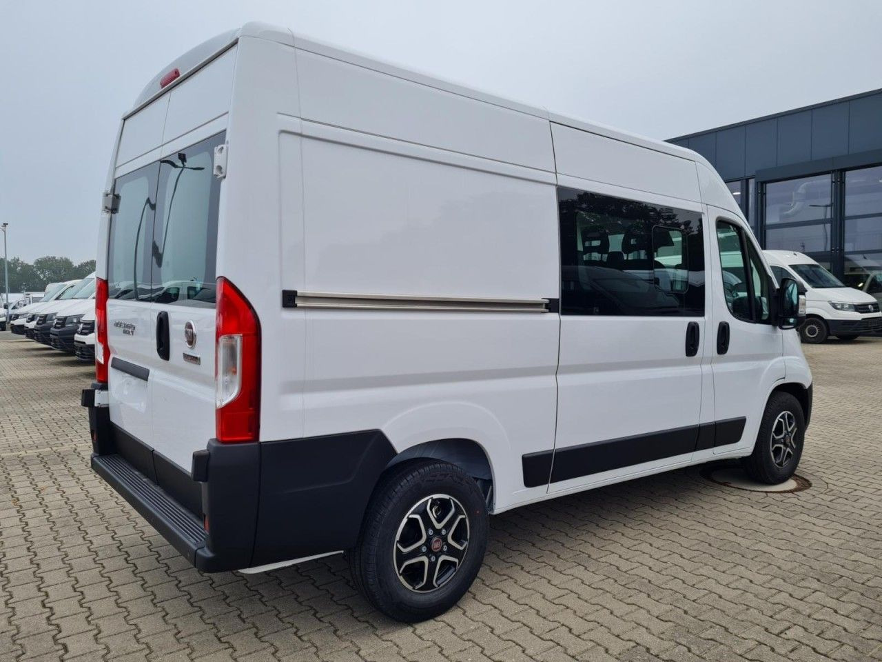 Fiat Ducato 35 Kasten Doka 7-Sitze 2x Schiebetür Maxi - Furgon, Dostavno vozilo z dvojno kabino: slika 5 Fiat Ducato 35 Kasten Doka 7-Sitze 2x Schiebetür Maxi - Furgon, Dostavno vozilo z dvojno kabino: slika 5